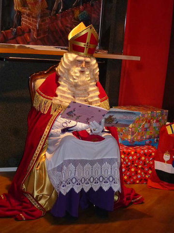 Sinterklaas komt voorlezen!