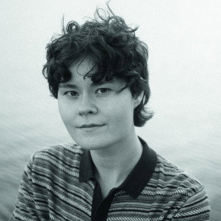 Queer Booktok Club leest: In het diepe duister van Siep Hendriks (met auteursbezoek!)