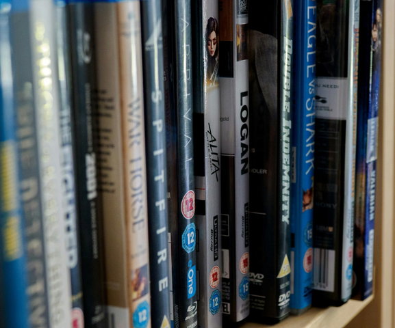 Verkoop dvd's, puzzels, boeken - Bibliotheek Helmond