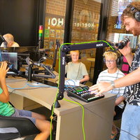 Ontdek de wereld van podcasts in Bibliotheek Holten!