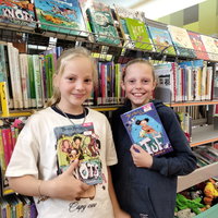 Isa en Denthe lezen voor bij Facet