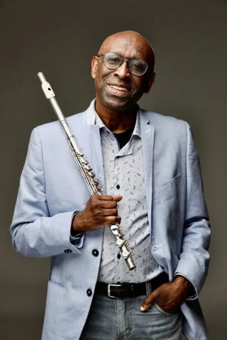 Een muzikale afsluiting van 50 jaar Surinaamse onafhankelijkheid met Ronald Snijders