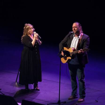 Zondagmiddagpodium: Een muzikale kerstmiddag met PEVE & Myra