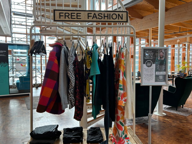 Free Fashion Kledingkar