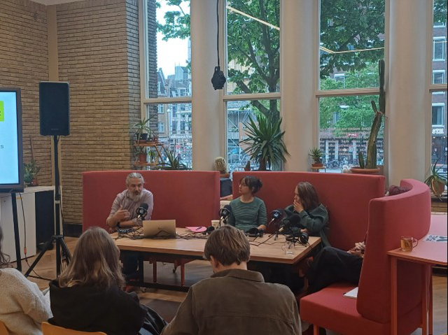 Live Podcast: Democratische Organisatievormen binnen Grassroots Initiatieven (ENG)