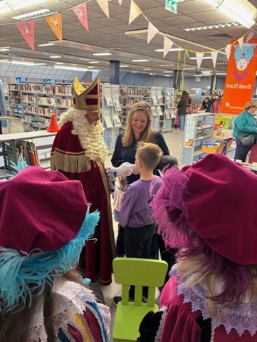 Op de bank met Sinterklaas