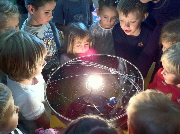 Op reis door het heelal, kinderlezing over sterrenkunde