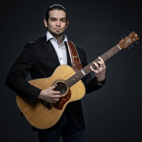 Gluren bij de Buren met gitarist Robin Dorland