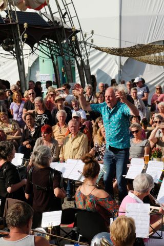 H73 Live! | Stadscomponist ’s-Hertogenbosch Bart van Dongen viert feest