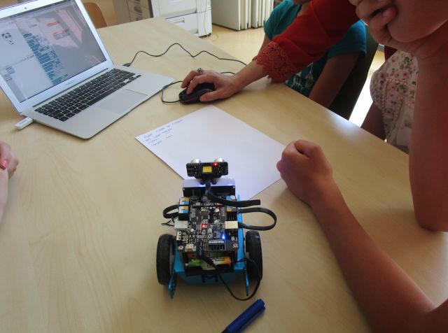 Maakplaats053: mBlock robot programmeren (10-14jr.)