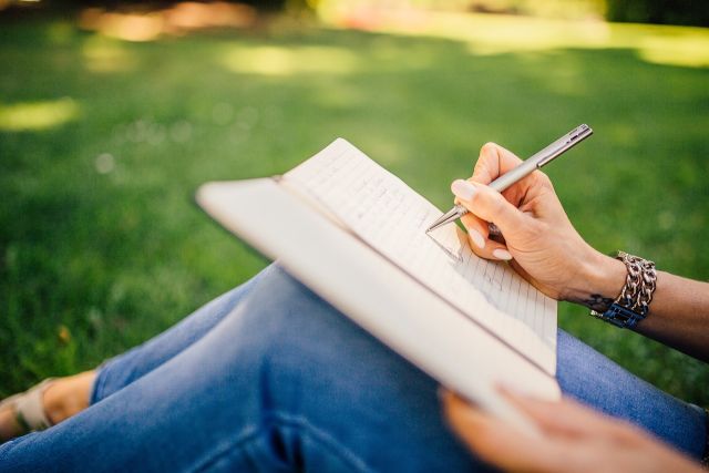 Laat je verrassen door je pen: Schrijfworkshop in het kader van Heel Nederland Leest