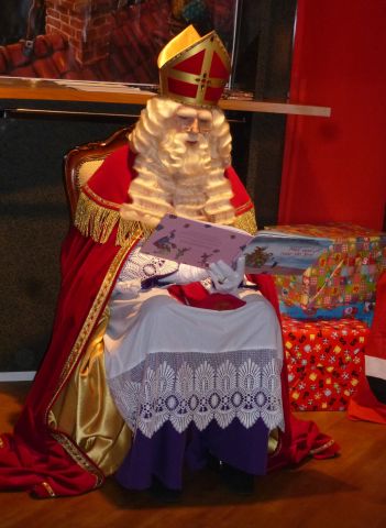 Sinterklaas komt voorlezen | Surhuisterveen