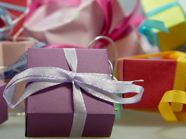 Voorlezen met cadeautje knutselen