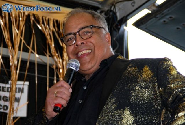 Zondagmiddagpodium: Martin zingt Elvis