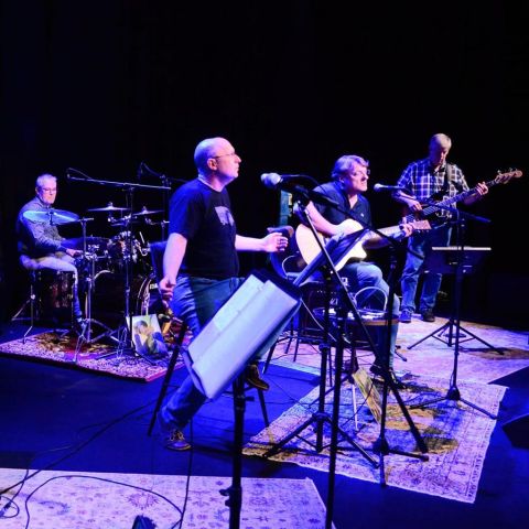 Beleef de Nederlandstalige luisterliedjes van Blauw