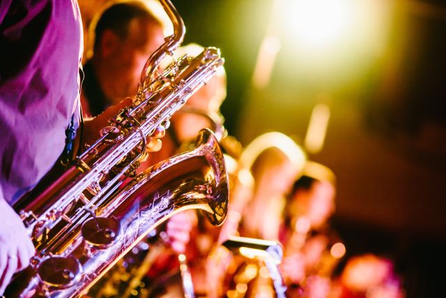 Nieuwjaarsconcert For Saxes Only en Less Is More Band