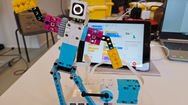 Robots bouwen en programmeren met Lego Spike Prime - Made