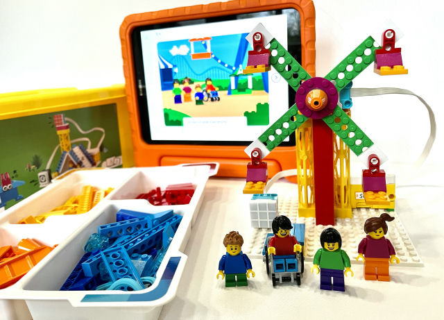 Zomerbieb: Bouw en programmeer een pretpark met LEGO Spike Essential