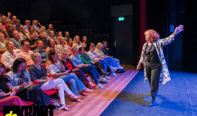 Theaterlezing in de Winsinghhof: Pubers in huis? Een toer!