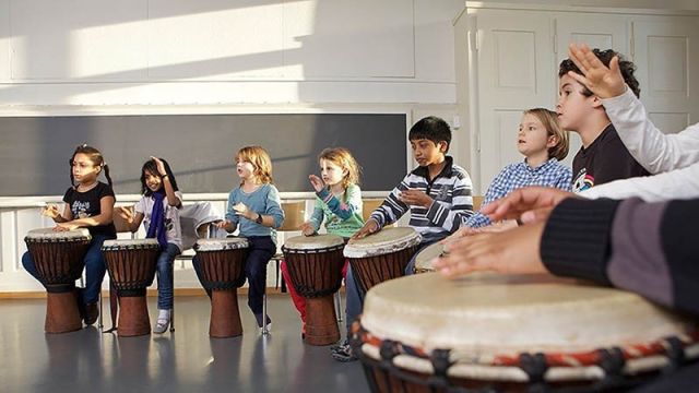 Boem tok tok - straattheater Kip van Troje