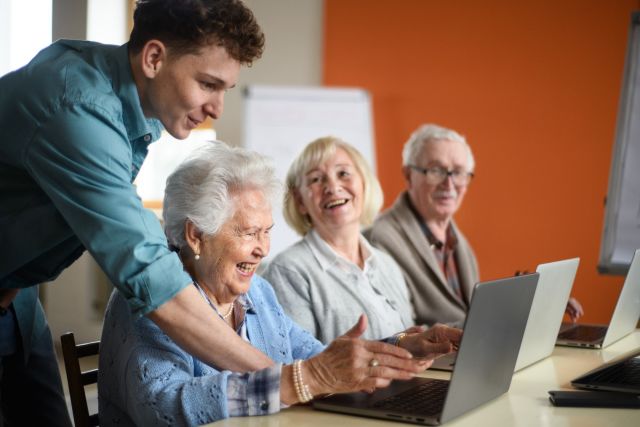 Senioren Zomerschool: presentatie aanbod digitale vaardigheden