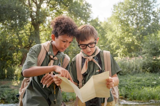 Op avontuur in de bieb met scouts