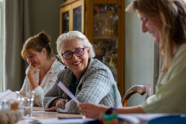 Samenlezen - verhalen delen brengt senioren bij elkaar