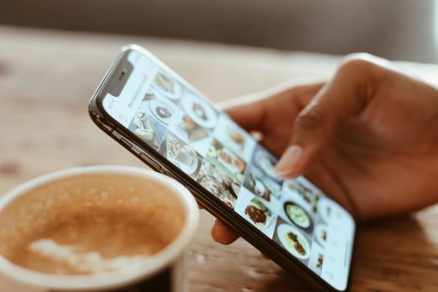 Themacafé door SeniorWeb: foto's maken en bewerken met je smartphone