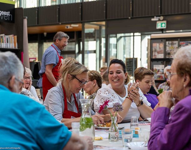 Eten tussen de boeken