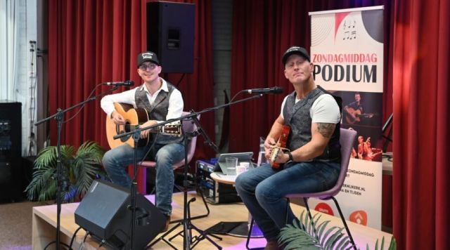 ZondagmiddagPodium met Troubled Men: Pure country