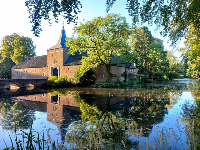 Kunst in de Bieb : gedichtencyclus 'Een wandeling door de tijd' van Herman Verweij met foto's van Marian Hanraets-Geurts