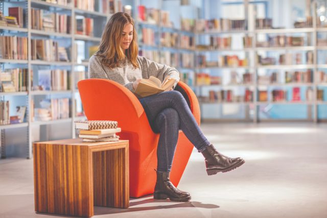 Silent Reading in de Bonifatiuskerk