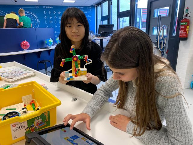 Girls' Day: LEGO robots programmeren