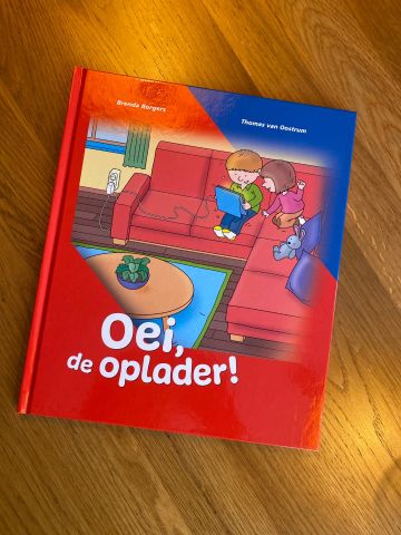 Brandweer leest voor bij bibliotheek Epe