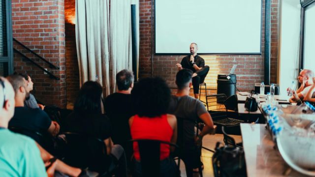 Boekenweek: Presentatiemiddag Schrijfcafé 'Je Moerstaal'