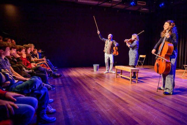 ‘Anna is er nog’ door Bert Vos en The Klezmer Society (9+)