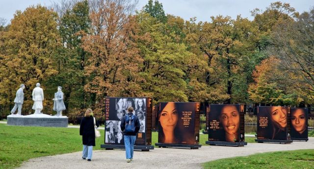 Opening buitenexpositie Femicide
