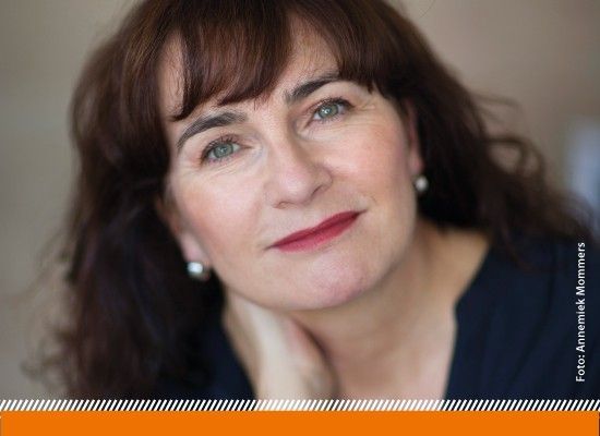 Tussen de Regels: Op reis met Anya Niewierra