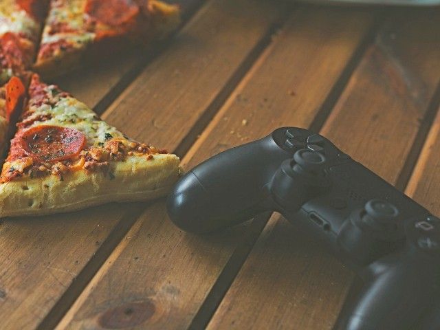 LEVEL UP! GAME NIGHT! PIZZA PARTY