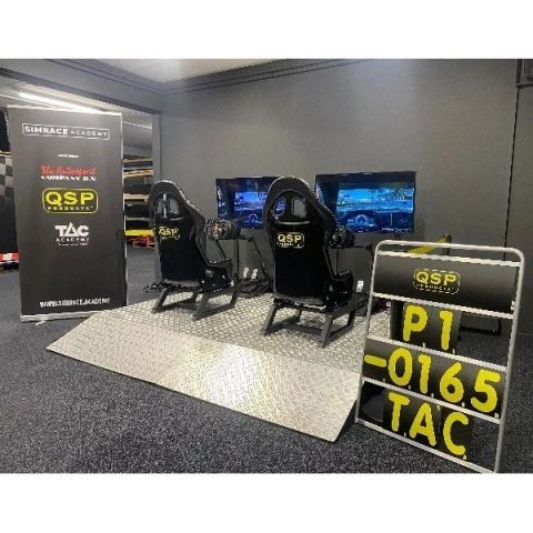 Racen op de racesimulator 16-08-2025 10:00