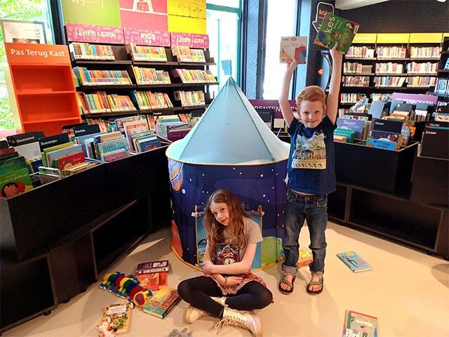 Vakantielezen: leen een gratis voorleestentje met verrassingspakket