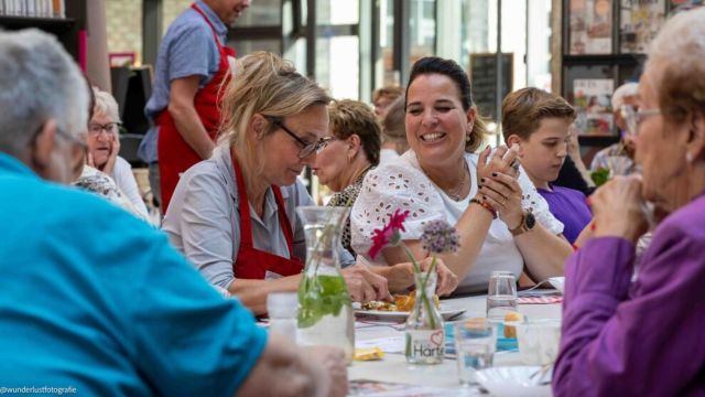 Bewust Digitaal, Dineer Sociaal