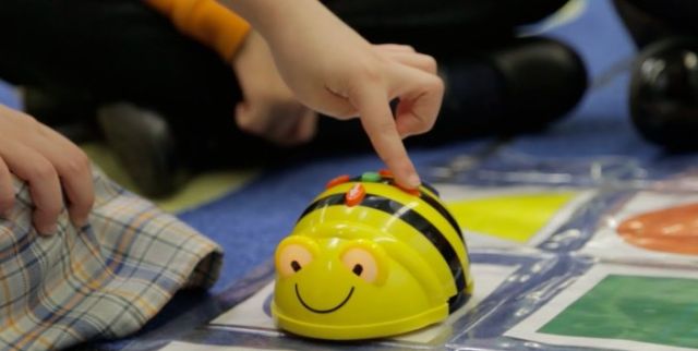 Beebots – Spelenderwijs leren programmeren!