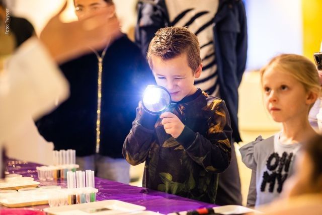 Hoe dan?! | Activiteiten voor nieuwsgierige kinderen en hun (groot)ouders (7+)  2025-2026 20-02-2026 15:30