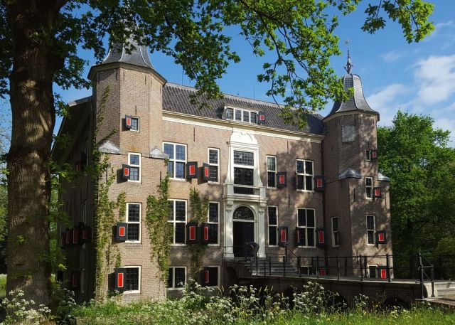 Lottie neemt je mee op avontuur in Huis te Linschoten