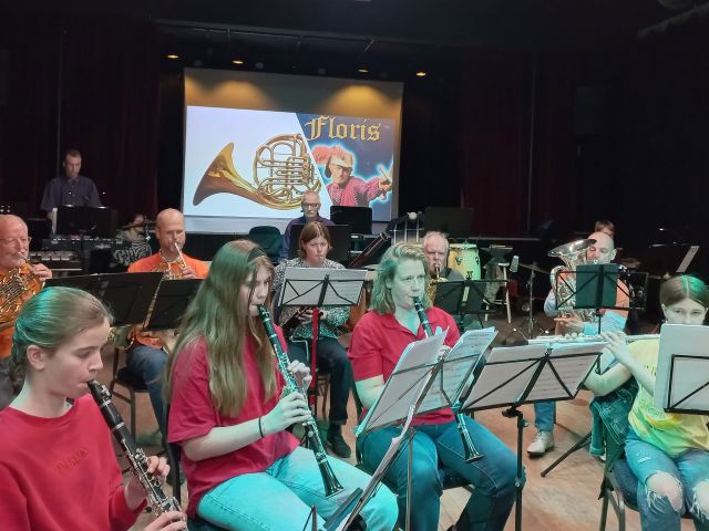 Muzikaal avontuur: Opleidingsorkest Da Capo en rasverteller Hans Platenkamp spelen 'De rattenvanger van Hamelen'