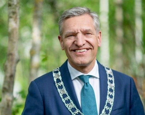 Nationale Voorleeslunch: Burgemeester Buma leest voor