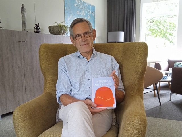 Boekpresentatie van oud-oncoloog Erik Muller: Gelukkig heb je je wenkbrauwen nog!