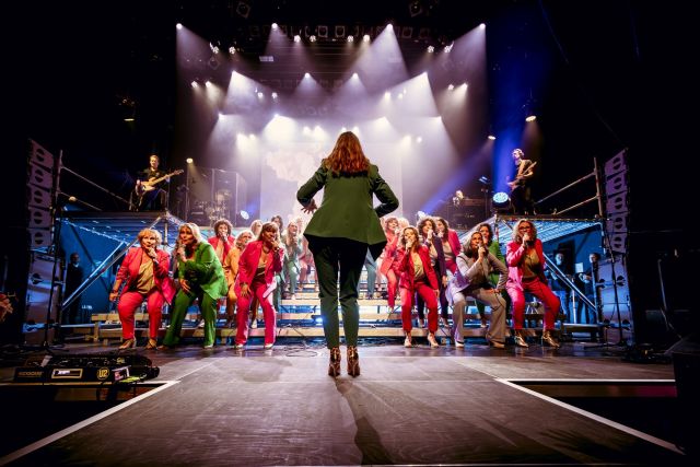 Aanschuifkoor samen met zanggroep LOS