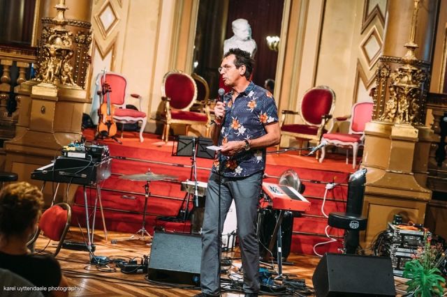 Tales & Tunes met Jan Douwe Kroeske & live muziek